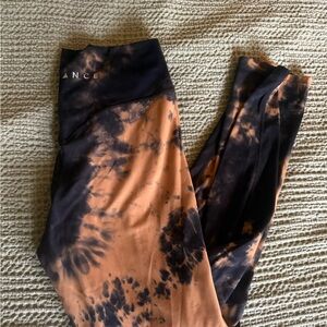 Black and Brown Tie-Dye Leggings with Relaxed Fit